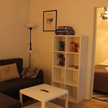 Entire Flat Downtown With Sauna & Garage Space Apartmán